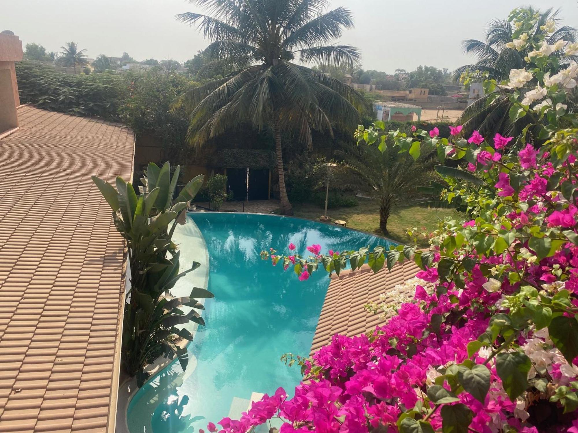 Hotel Le Clos Des Papillons Saly Portudal Exterior photo