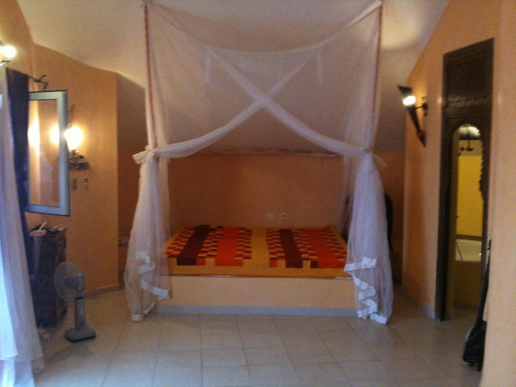 Hotel Le Clos Des Papillons Saly Portudal Room photo